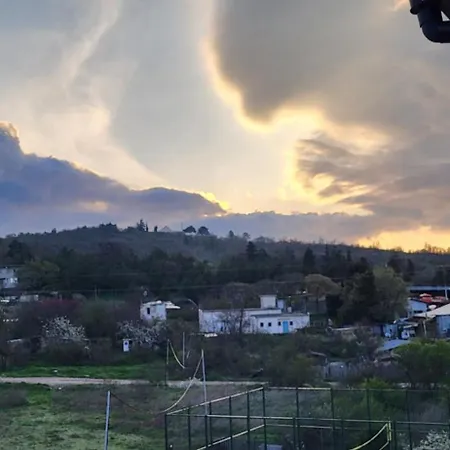 Hills View Apartman *