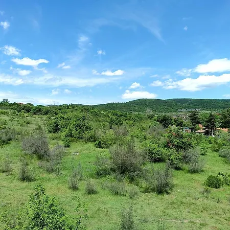 Hills View Apartmán
