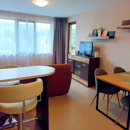 Hills View Apartman *