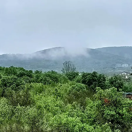 Апартаменты Hills View