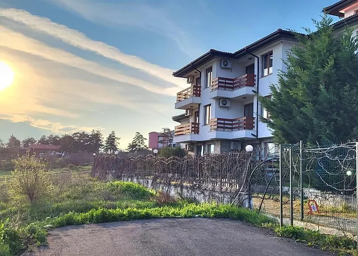 Hills View * Slantchev Briag